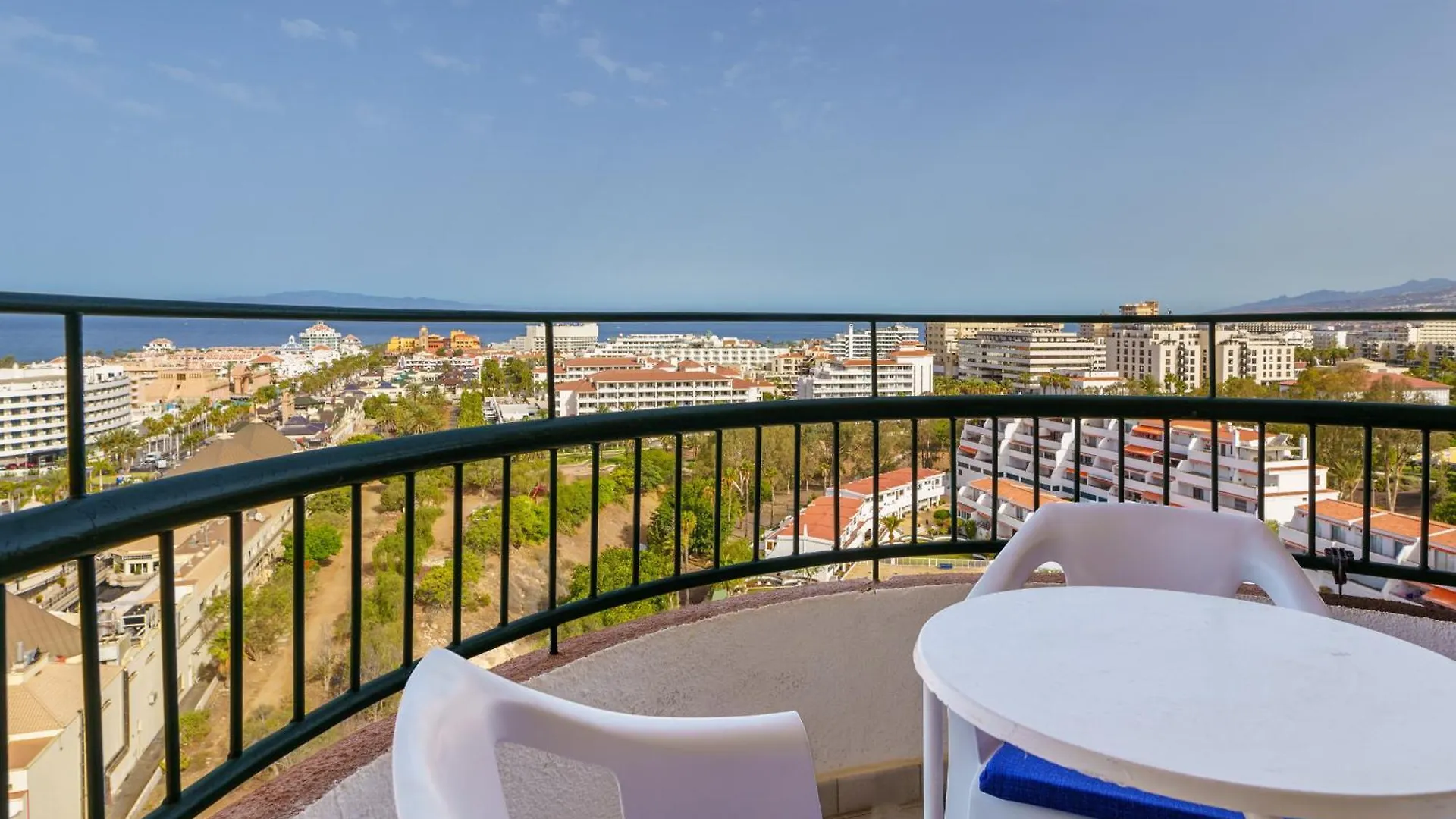 Apartment Suntower Arona - Seaviews & Pool - Next To Beach